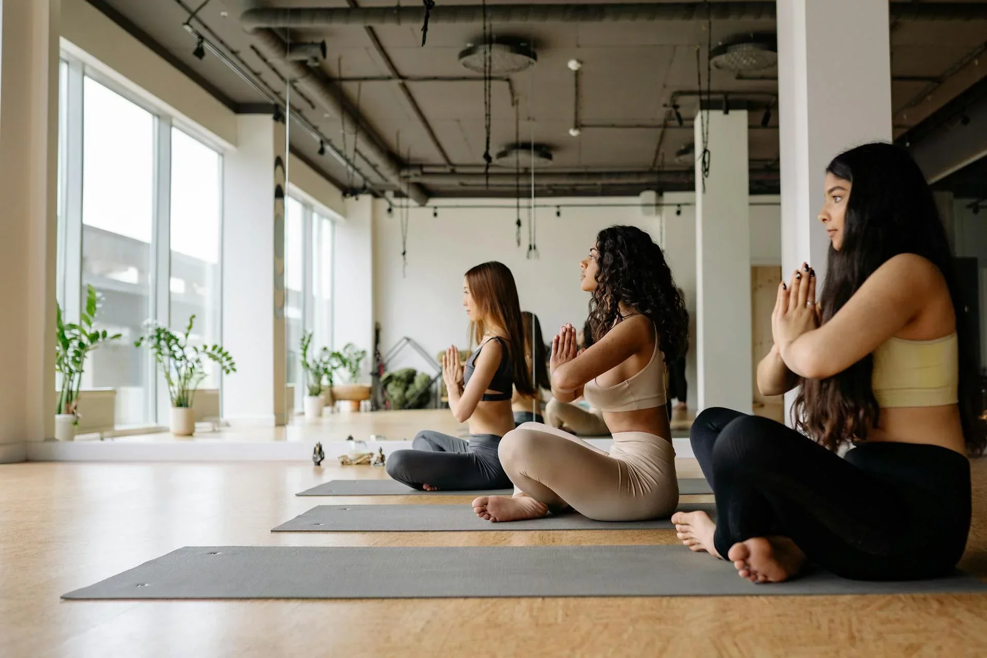 Pilates reformer class at modern Dallas studio – best Pilates studios in Dallas 2025
